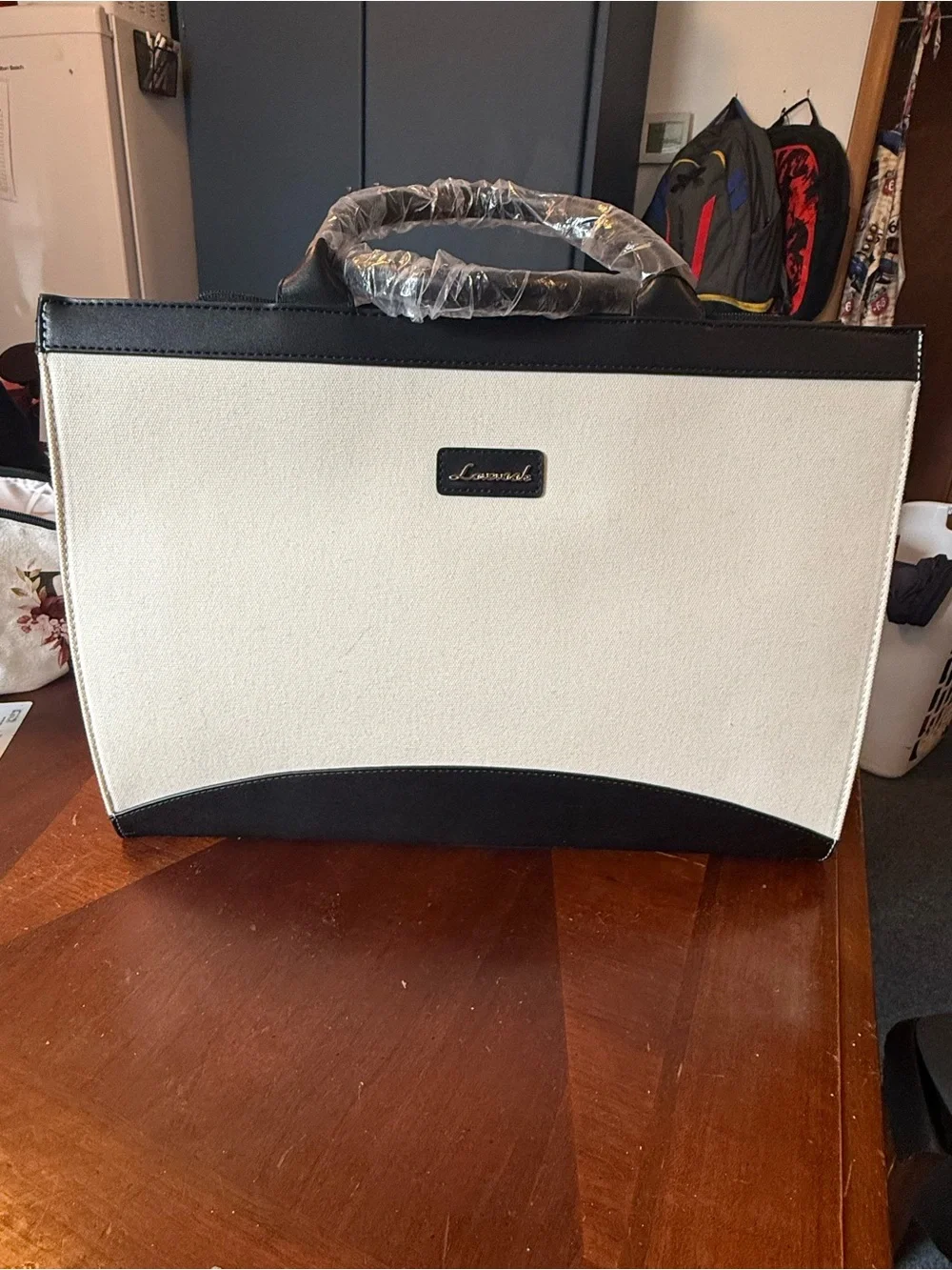 Lovevook Classic Two-Tone Laptop Tote Bag - White & Black